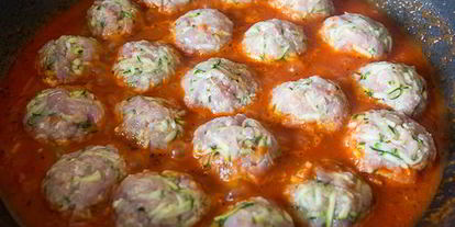 Шаг 6: кабачковых тефтелей в томатном соусе