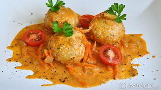 Рецепт Куриных тефтелей в сметанно-томатном соусе