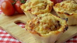 Рецепт Куриных тефтелек в картофельных корзиночках с сыром