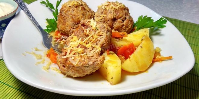 Рецепт мясных тефтелей в овощнома соусе