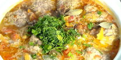 Шаг 9: мясных тефтелей в овощнома соусе