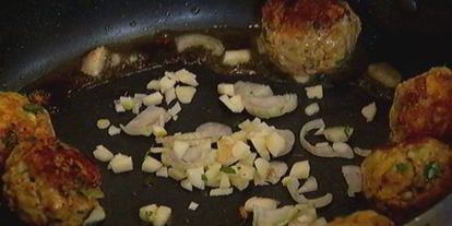 Шаг 9: мясных тефтелек в томатном соусе