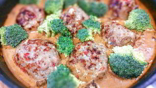 Рецепт Тефтелей охотничьи в грибном соусе