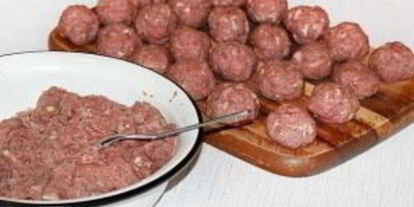 Шаг 4: тефтелей под томатным соусом