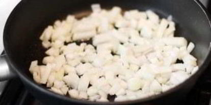 Шаг 5: тефтелей под томатным соусом