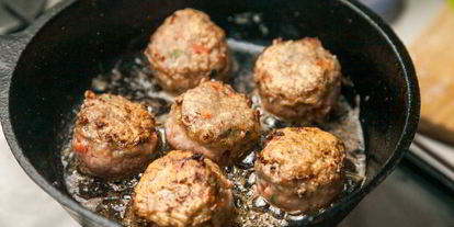 Шаг 7: тефтелей с брюссельской капустой в нежном соусе