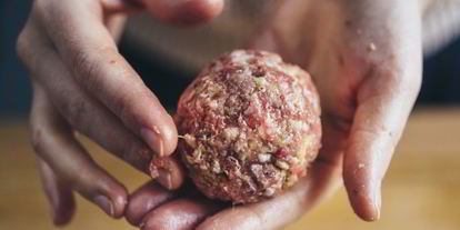 Шаг 3: тефтелей с грецкими орехами в соусе