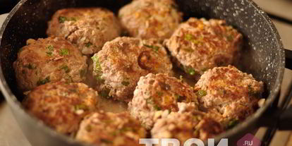 Шаг 2: тефтелей с сырной начинкой в томатном соусе