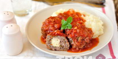 Шаг 5: тефтелей с сырной начинкой в томатном соусе