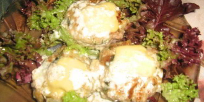 Рецепт Тефтелей со шпинатом под йогуртно-сливочным соусом