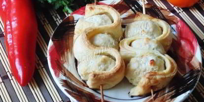 Шаг 8: тефтелей со слоеным тестом на шпажках