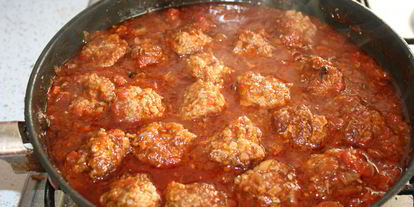 Шаг 2: тефтелей в соусе маринара