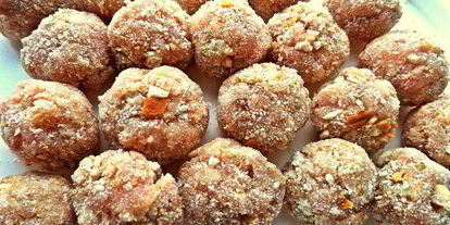 Шаг 8: тефтелек с трехцветной пастой и овощной подливой