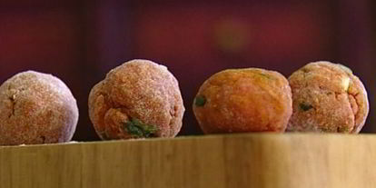 Шаг 2: телячьих тефтелек с соусом из помидоров