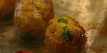 Шаг 3: телячьих тефтелек с соусом из помидоров