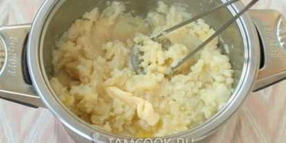 Шаг 2: вареников из теста на кефире с картошкой и грибами