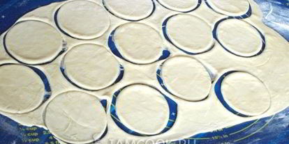 Шаг 5: вареников из теста на кефире с картошкой и грибами