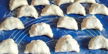 Шаг 7: вареников из теста на кефире с картошкой и грибами