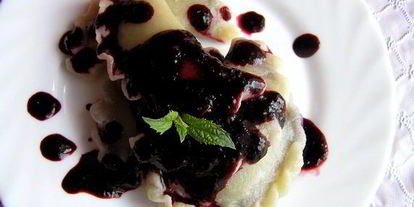 Шаг 13: вареников с черникой и соусом под шафе