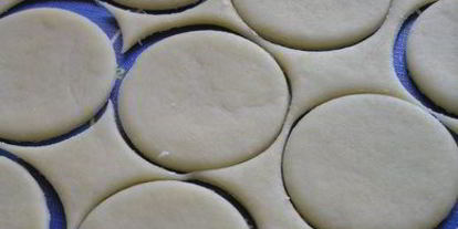 Шаг 6: вареников с черникой и соусом под шафе