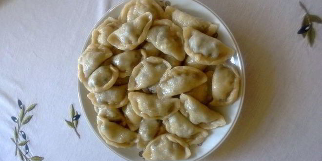 Рецепт вареников с черной смородиной