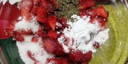 Шаг 5: вареников с клубникой и мятой