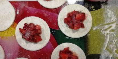 Шаг 8: вареников с клубникой и мятой