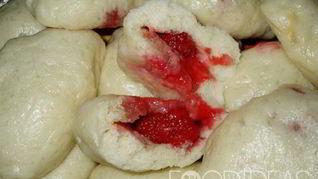 Рецепт Вареников с клубникой на пару
