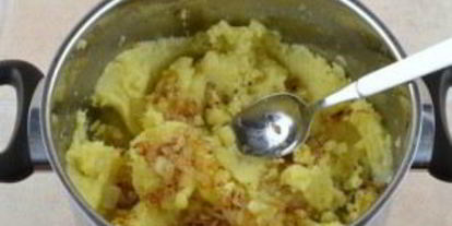 Шаг 4: вареников с салом и картошкой