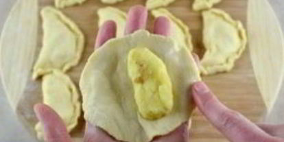 Шаг 7: вареников с салом и картошкой