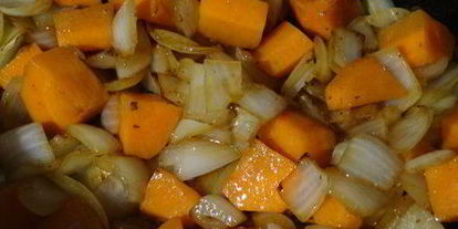 Шаг 8: хмельного жаркого в горшочке с вяленым черносливом