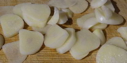 Шаг 9: хмельного жаркого в горшочке с вяленым черносливом