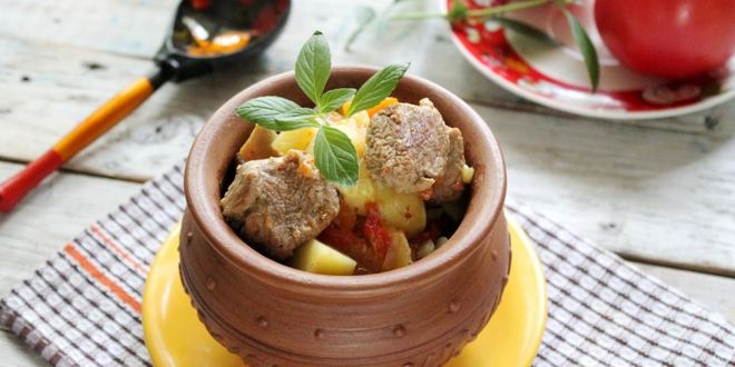 Рецепт жаркого из баранины с картошкой в кастрюле