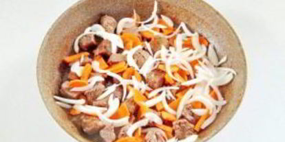 Шаг 2: жаркого из говядины с зеленым луком