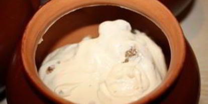 Шаг 5: жаркого из курицы с изюмом в горшочках