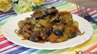 Рецепт Жаркого из свинины с картофелем и сушеными грибами