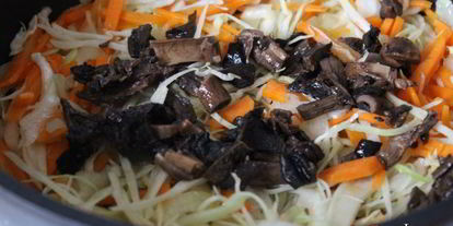 Шаг 2: жаркого из свинины с картофелем и сушеными грибами