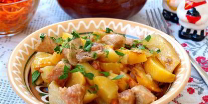 Шаг 4: жаркого с картошкой и свининой в горшочках