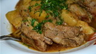 Рецепт Жаркого с копчеными ребрышками и грибами в мультиварке