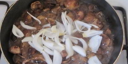 Шаг 1: жаркого с маслятами