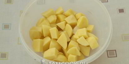 Шаг 4: жаркого с мясом в горшочках