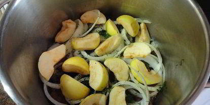 Шаг 2: жаркого с яблоками