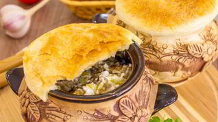 Рецепт Жаркого в горшочках под крышечкой из теста