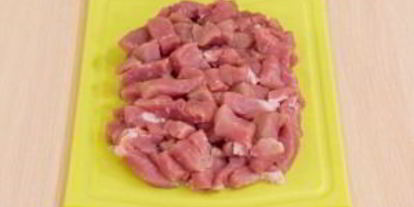 Шаг 1: жаркого в горшочках под крышечкой из теста