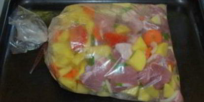 Шаг 3: жаркого в пакете для запекания