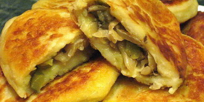 Рецепт Картофельных зраз с капустой, грибами и солеными огурцами