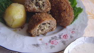 Рецепт Куриных зраз с грибами под сметанно-сливочным соусом