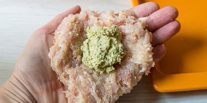 Шаг 2: куриных зраз с пикантной начинкой