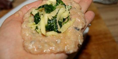 Шаг 5: зраз из горбуши с сыром и шпинатом