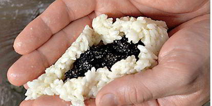 Шаг 3: зраз из рисовой каши на молоке с черносливом